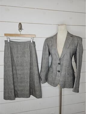 Vintage Back Bay Collection by Anthony Allen size 10 black & white skirted suit